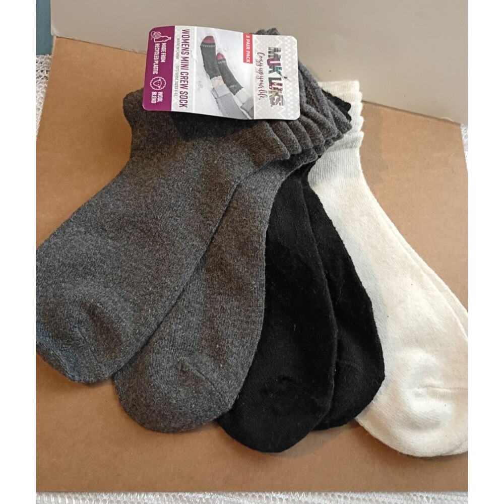 NWT Muk Luks Women's Shoe Size 6-11 Mini Crew Socks Pack of 3 Blk, Ivory, Gray